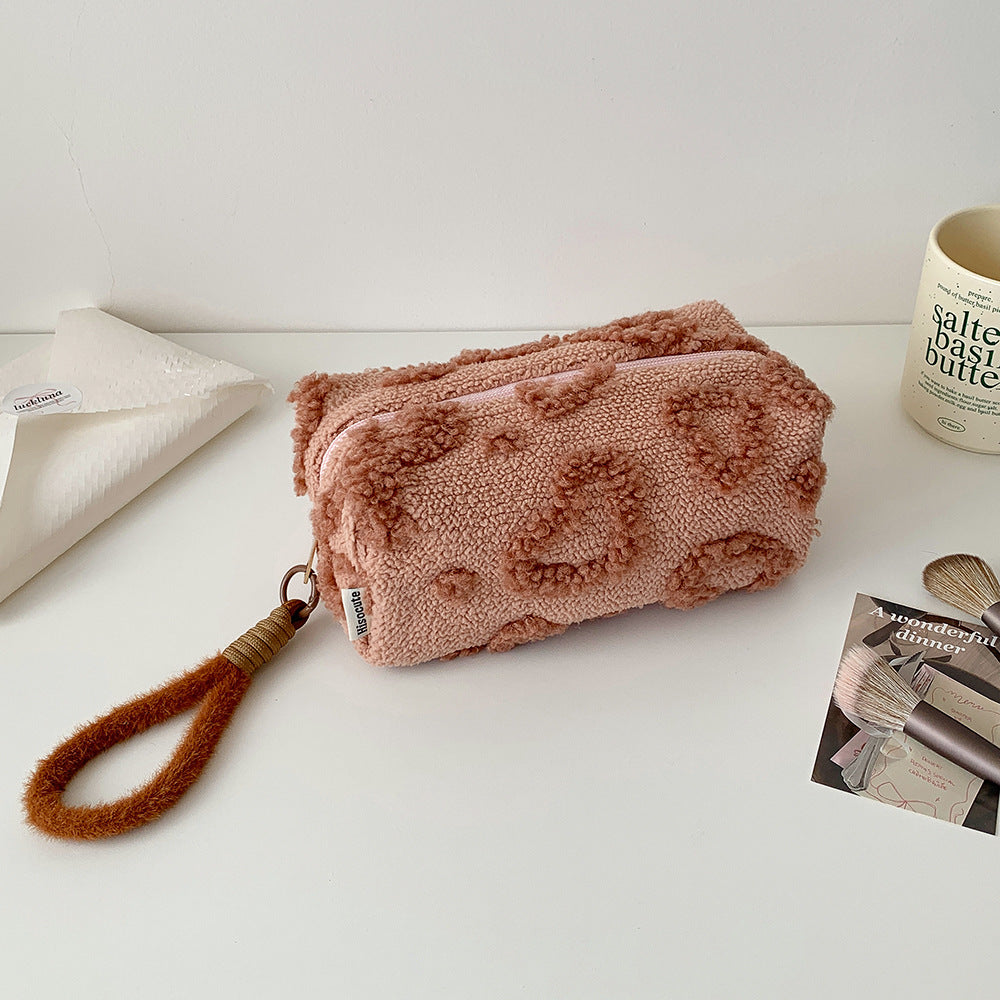 Heart-Shaped Plush Cosmetic Bag – Simple & Fresh Travel Makeup and Toiletry Pouch