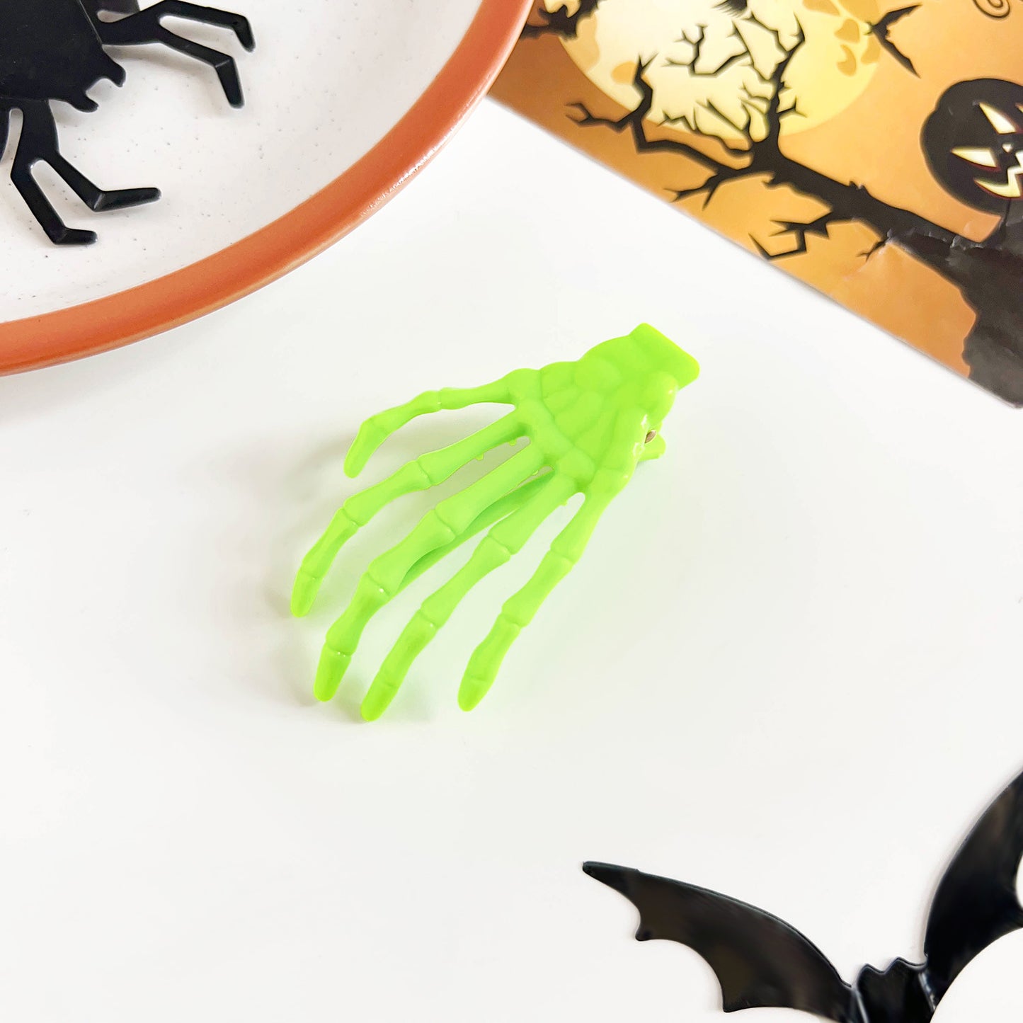 Halloween Skeleton Hand Hair Clip, Fun Spooky Party Side Hairpin Holiday Accessory