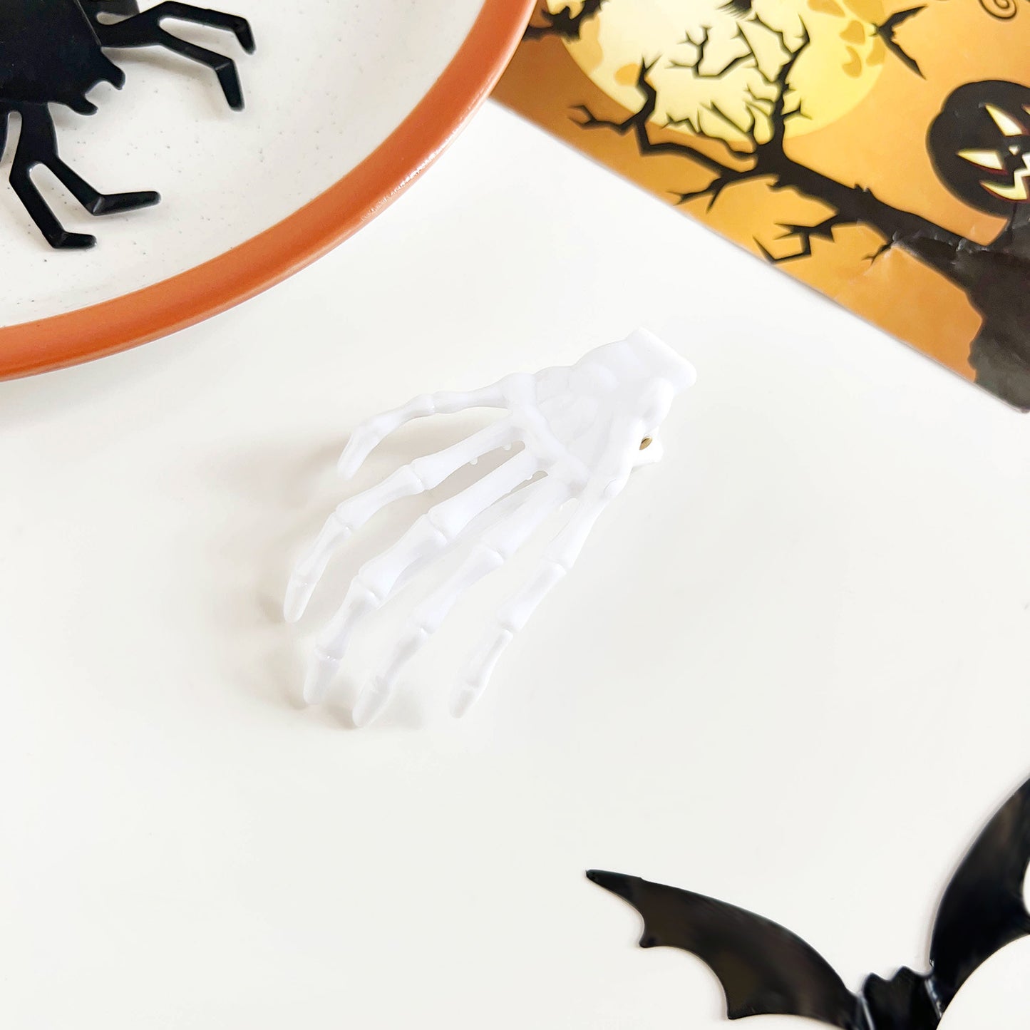 Halloween Skeleton Hand Hair Clip, Fun Spooky Party Side Hairpin Holiday Accessory