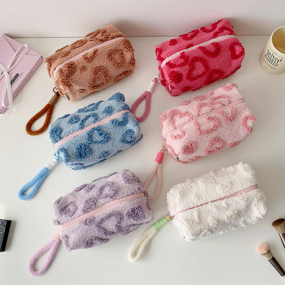 Heart-Shaped Plush Cosmetic Bag – Simple & Fresh Travel Makeup and Toiletry Pouch