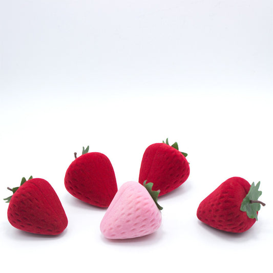 Strawberry Ring-Shaped Flocked Jewelry Box Cute Velvet Ring Display & Gift Packaging