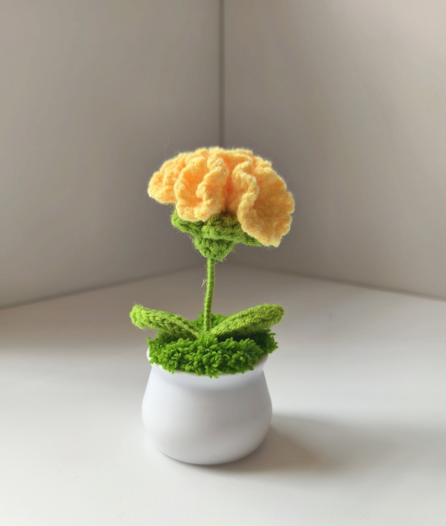 Handmade Knitted Flower Pot – Yarn Sunflower, Carnation & Tulip Desk Decor