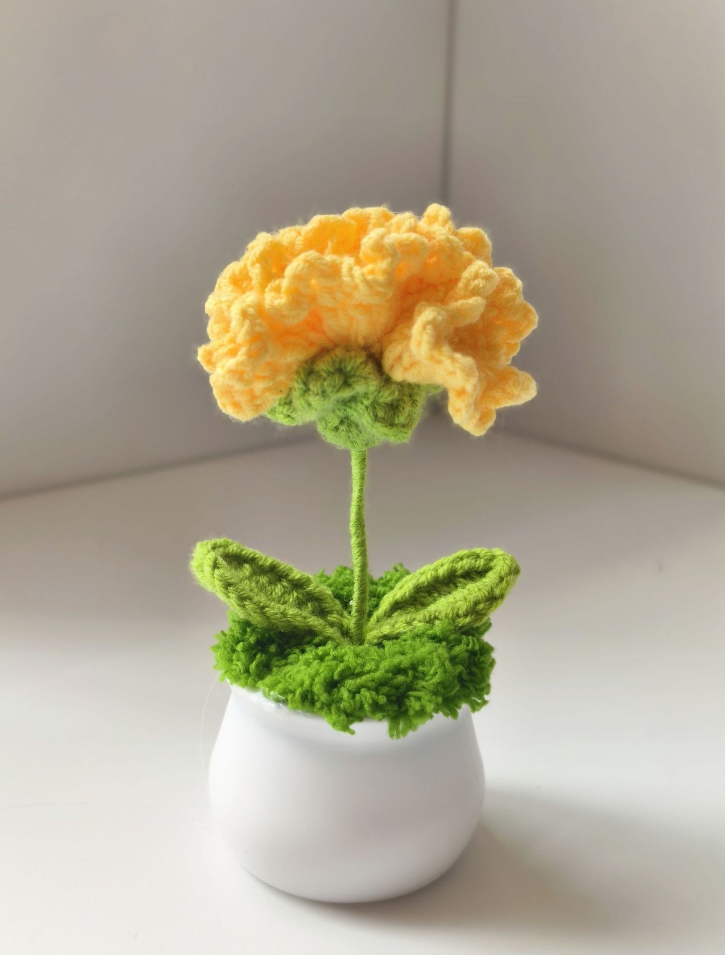 Handmade Knitted Flower Pot – Yarn Sunflower, Carnation & Tulip Desk Decor
