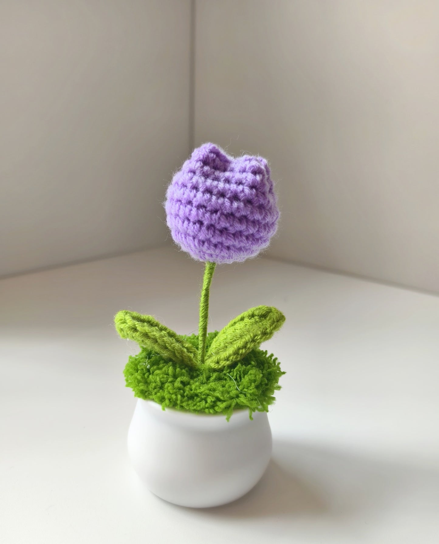 Handmade Knitted Flower Pot – Yarn Sunflower, Carnation & Tulip Desk Decor