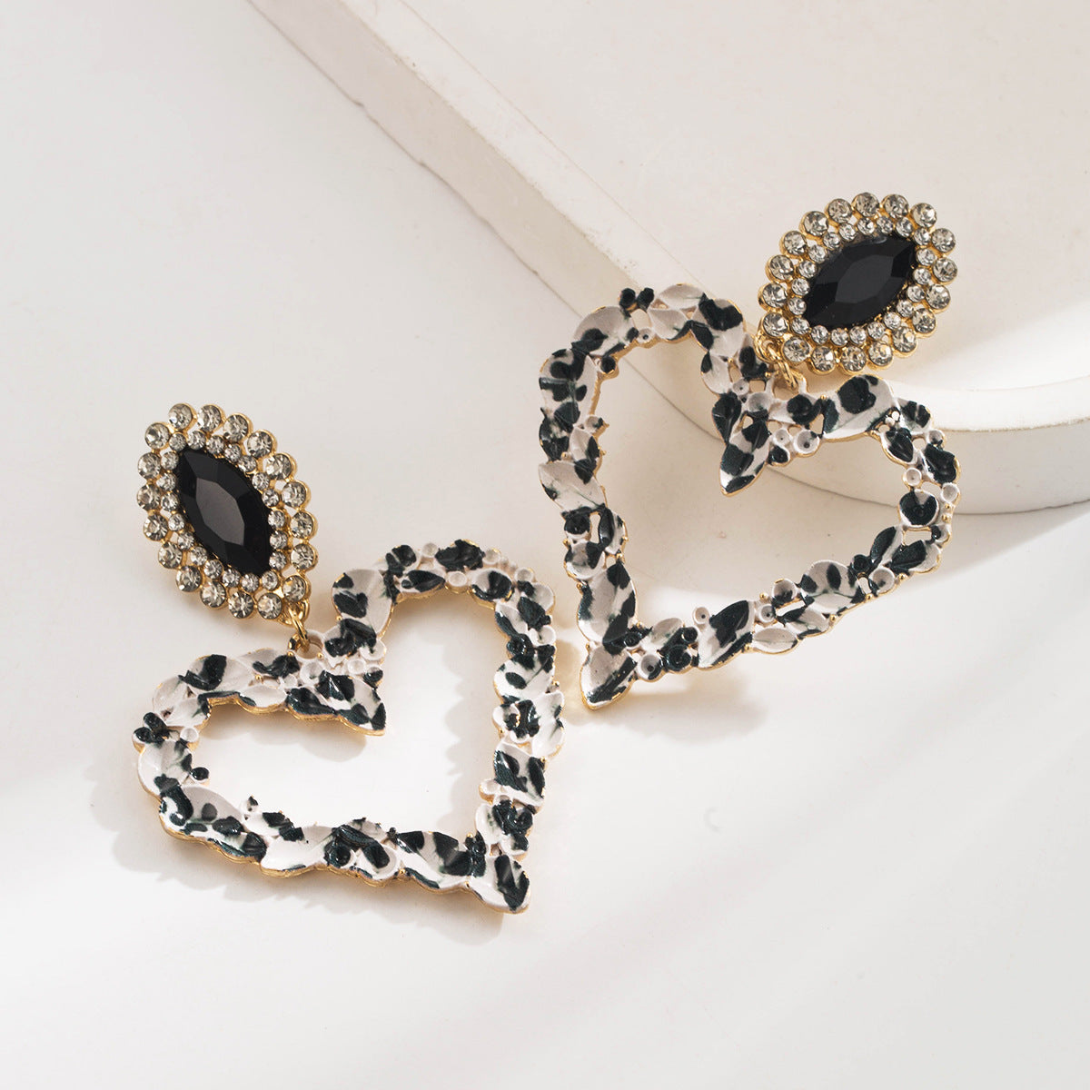 Valentine’s Day Vintage-Style Leopard Heart Earrings Rhinestone-Accented Statement Jewelry for Women