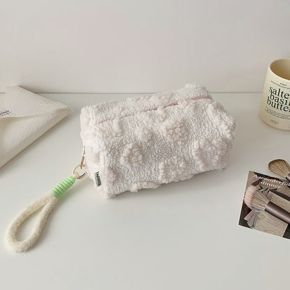 Heart-Shaped Plush Cosmetic Bag – Simple & Fresh Travel Makeup and Toiletry Pouch