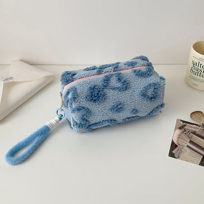 Heart-Shaped Plush Cosmetic Bag – Simple & Fresh Travel Makeup and Toiletry Pouch