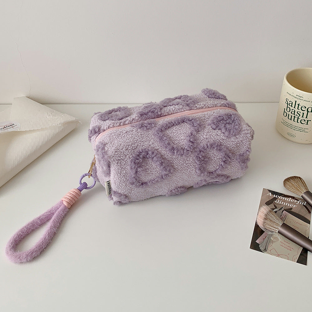 Heart-Shaped Plush Cosmetic Bag – Simple & Fresh Travel Makeup and Toiletry Pouch