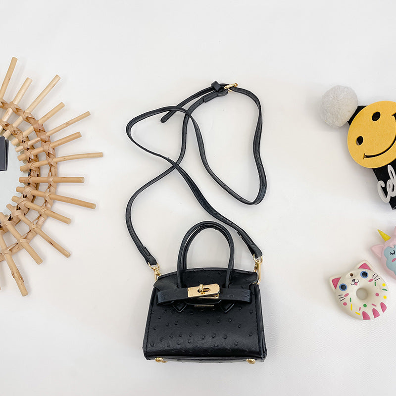 Mini Textured Crossbody Handbag for Girls – Adjustable Strap & Gold-Tone Hardware