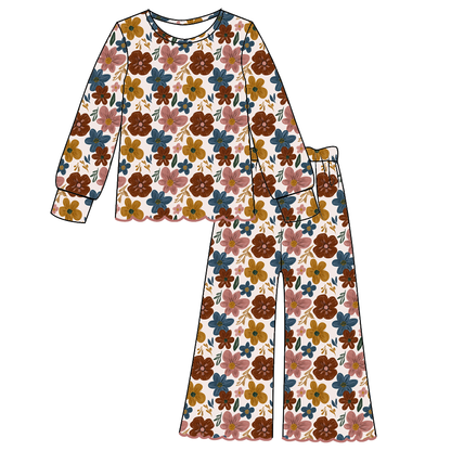 Girls Fall Floral Two-Piece Outfit – Long Sleeve Scalloped Top & Flare Pants Set