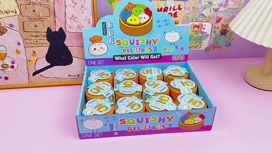 Mini Smiley Bun Squishy Set with Steamer Basket – Soft Flour Feel Stress Relief Toy
